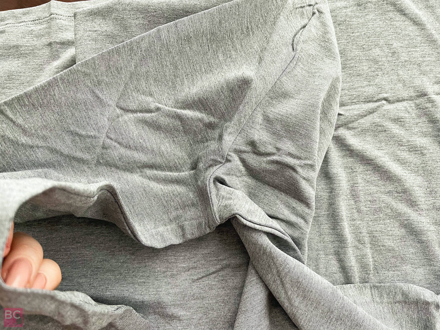 The Mia Shirt Les Lunes Erfahrungen Details Ärmel Achsel Nähte verarbeitet frisch ausgepackt The Mia Shirt Les Lunes Erfahrungen Details Ärmel Achsel Nähte verarbeitet frisch ausgepackt