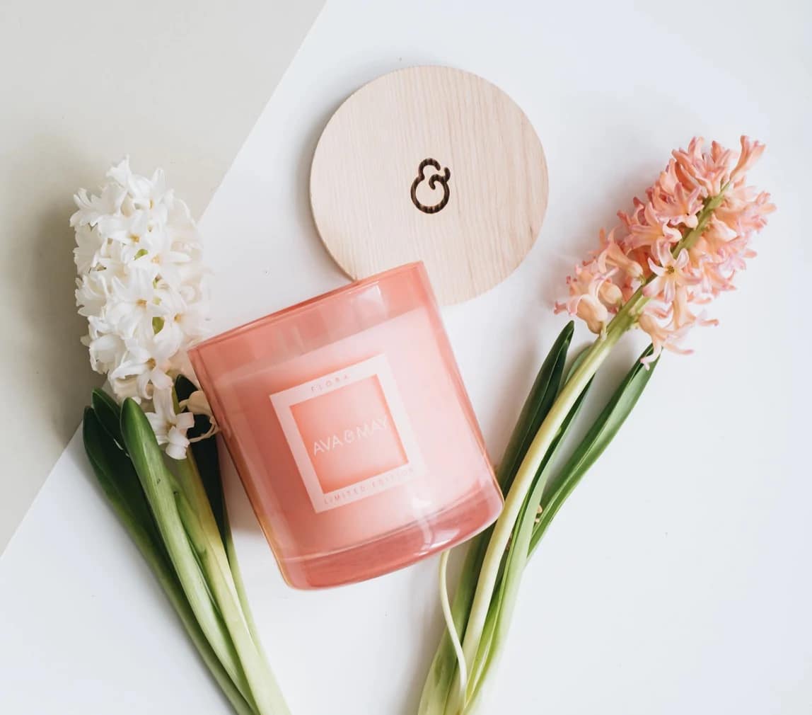 Geschenk FLORA DUFTKERZE AVA&MAY Erfahrungen 500g blumige Kerze Kamille Geranie Pfingsrose Geruch