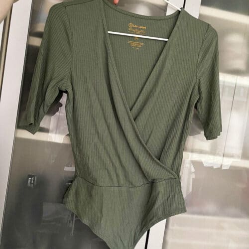 Erfahrugen The Zoey Bodysuit Les Lunes Rib Stoff Schnitt und Passform