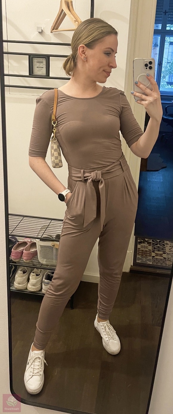 LAYLA JUMPSUIT Les Lunes Erfahrungen Passform Größe vorne LAYLA JUMPSUIT Les Lunes Erfahrungen Passform Größe vorne