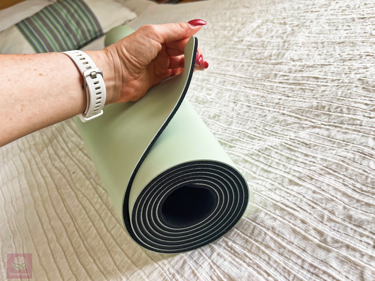 LUVIYO Studio Yogamatte Erfahrungen Rückseite LUVIYO Studio Yogamatte Erfahrungen Rückseite