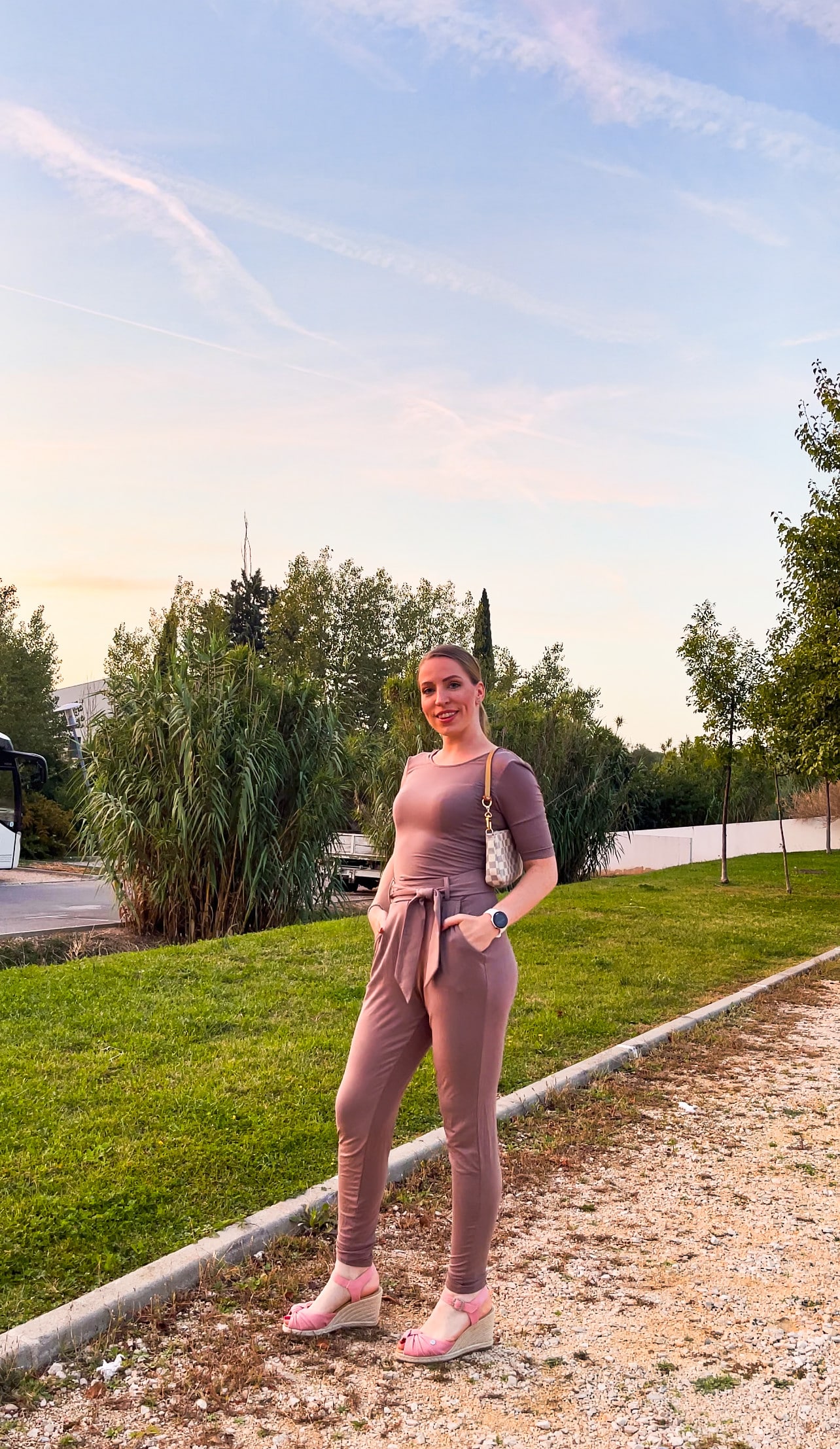 Les Lunes Erfahrung The LAYLA JUMPSUIT vorne Les Lunes Erfahrung The LAYLA JUMPSUIT vorne