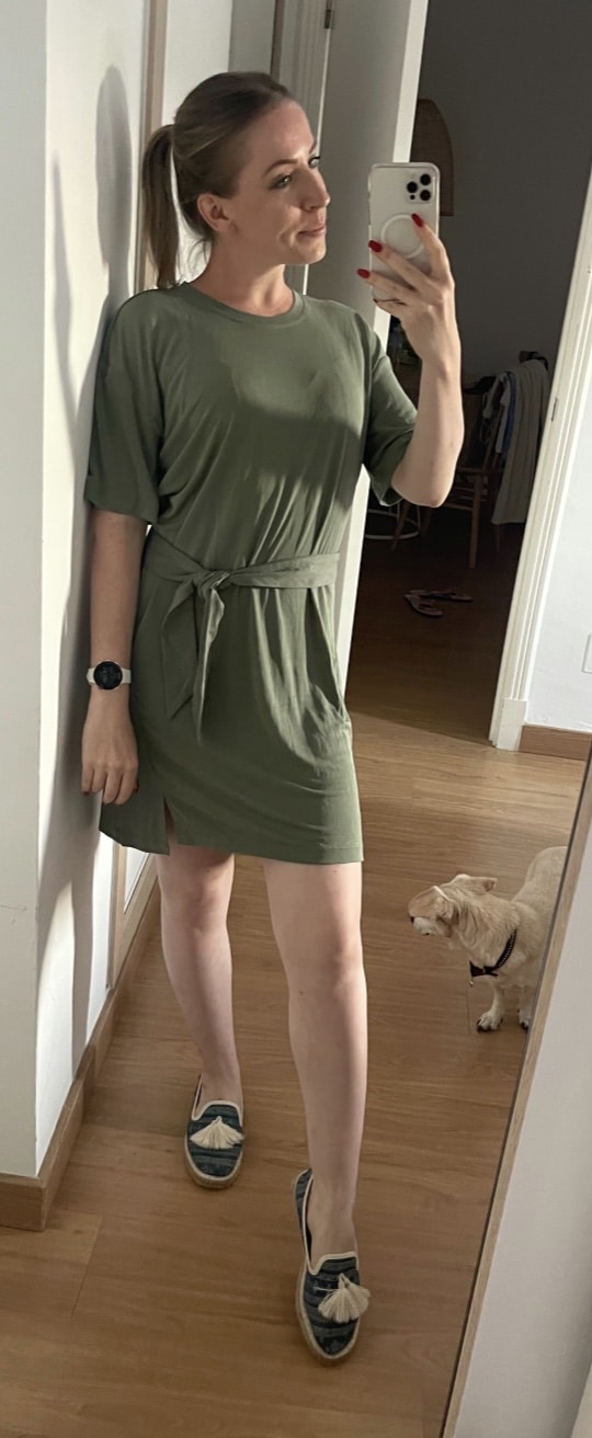 The Linnea Dres Erfahrungen Les Lunes lockeres Kleid mit Gürtel The Linnea Dres Erfahrungen Les Lunes lockeres Kleid mit Gürtel