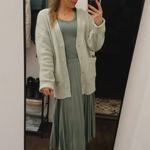 The ALEXIS Cardigan Les Lunes Erfahrungen Outfit Strickjacke The Beccii Skirt