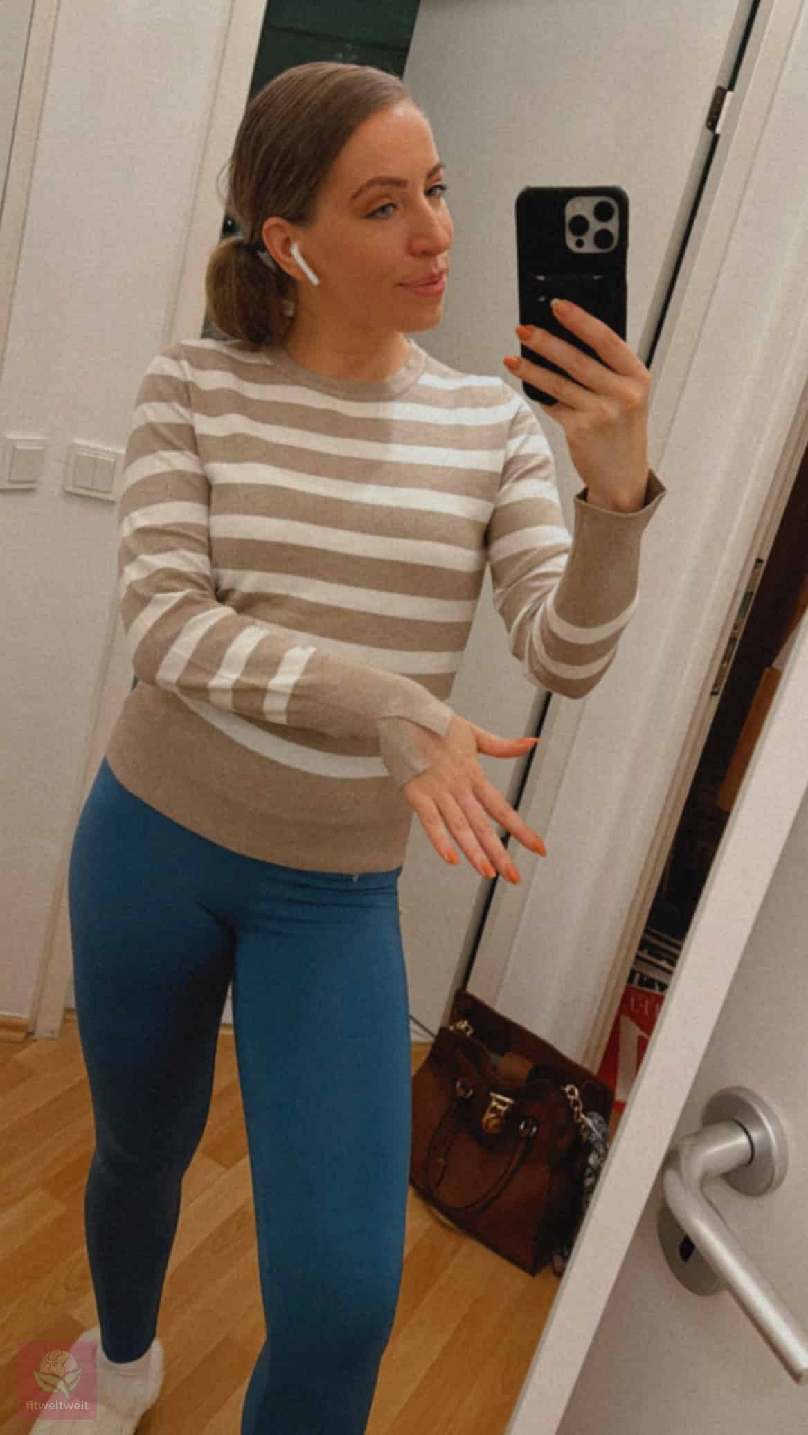 The Liia Sweater Cuts Schlitze Ärmelbund The Liia Sweater Cuts Schlitze Ärmelbund