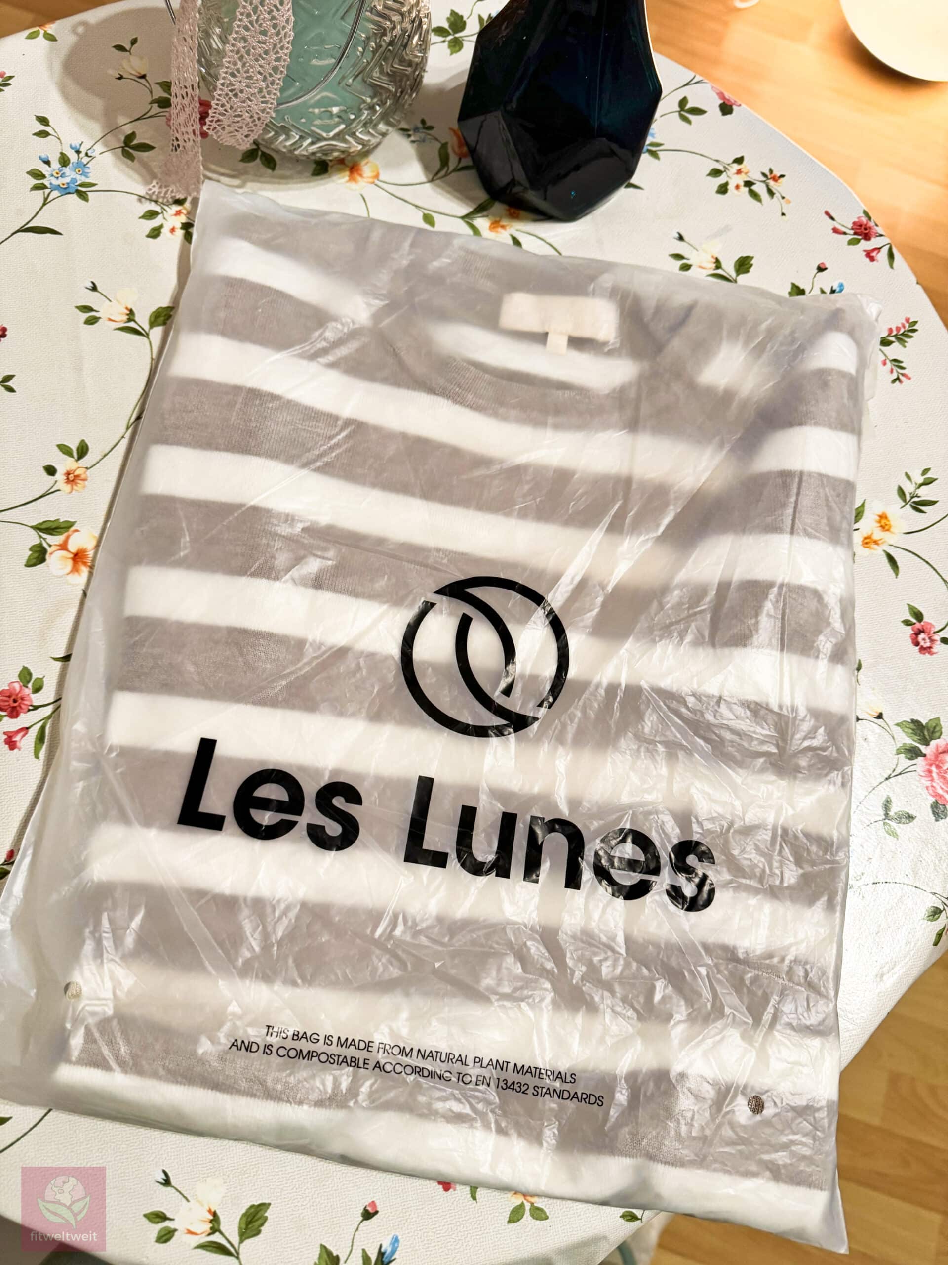 The Liia Sweater Verpackung Versand The Liia Sweater Verpackung Versand