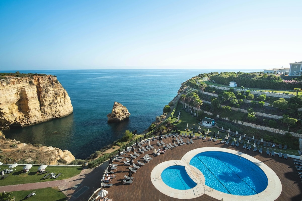 Pool und Wellness an der atlantischen Küste der Algarve Pool und Wellness an der atlantischen Küste der Algarve