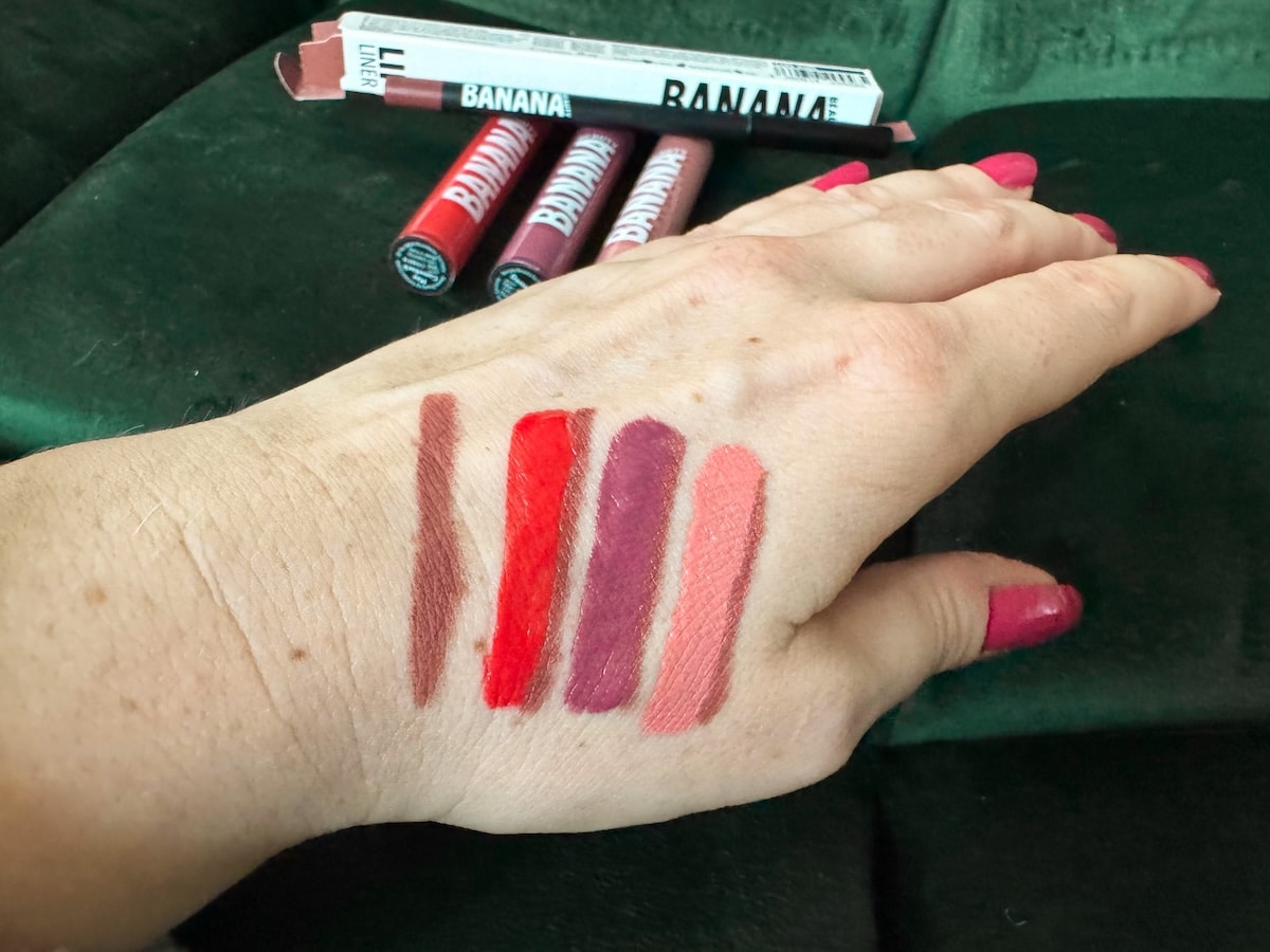 SWATCHES Lip Kombi Banana Beauty Liquid Lipsticks Erfahrungen Damn Girl Peach Crush May Dark Nude Comeback