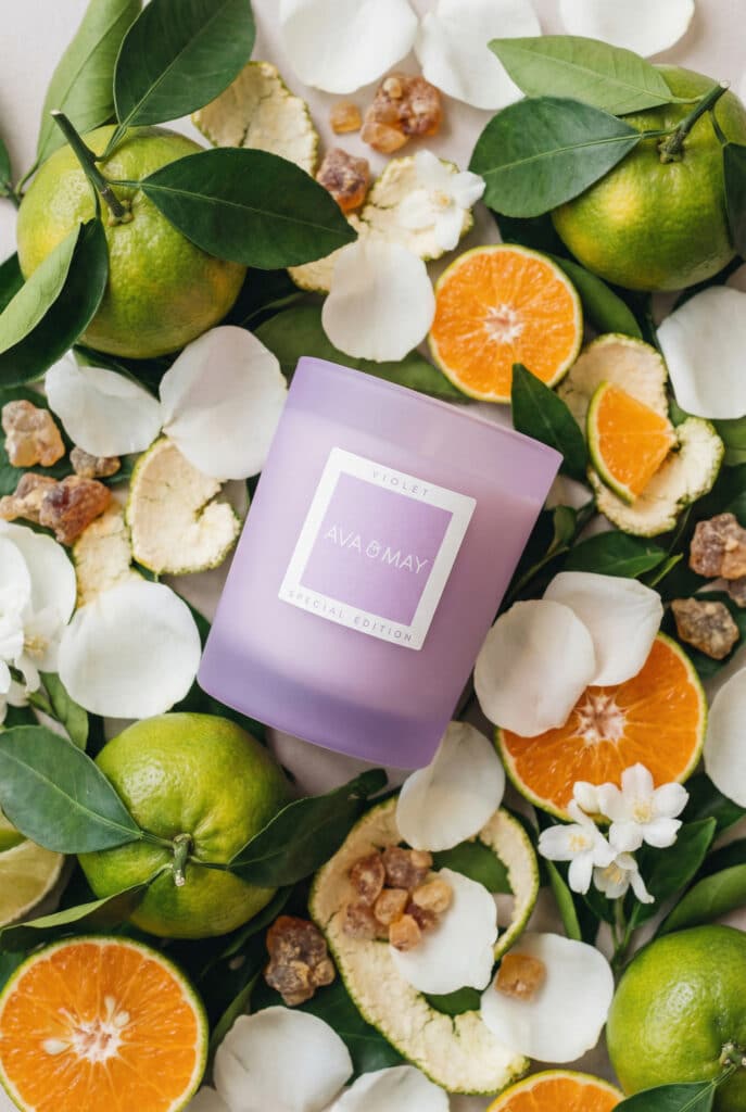AVA & MAY XOXO Violet Duftkerze mit Mandarine, Jasmin und Amber – Erfahrungen 2026