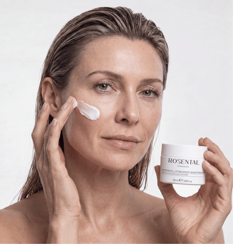 Anwendung von Botanical Lifting Effect Moisturizer Rosental Organics Produkttest